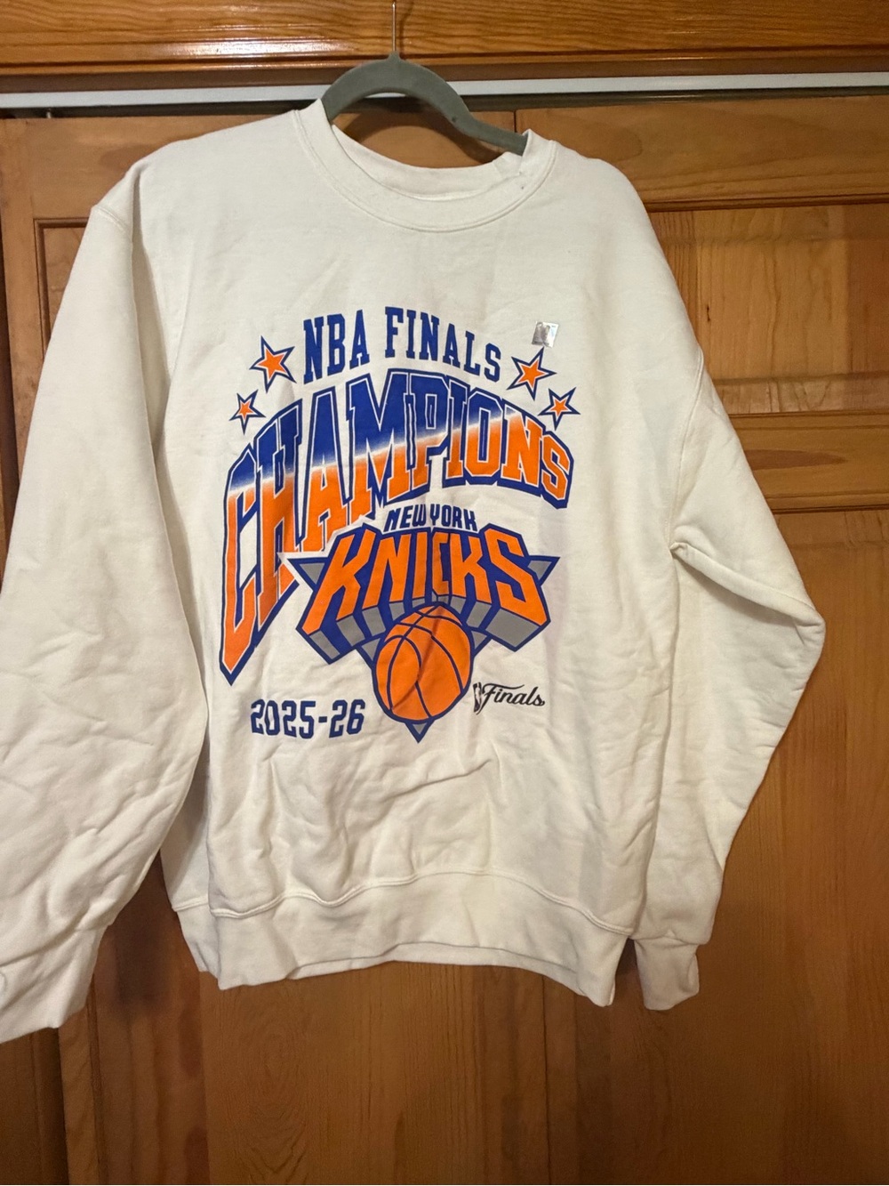 Champion White New York Knicks Champions Graphic Crewneck